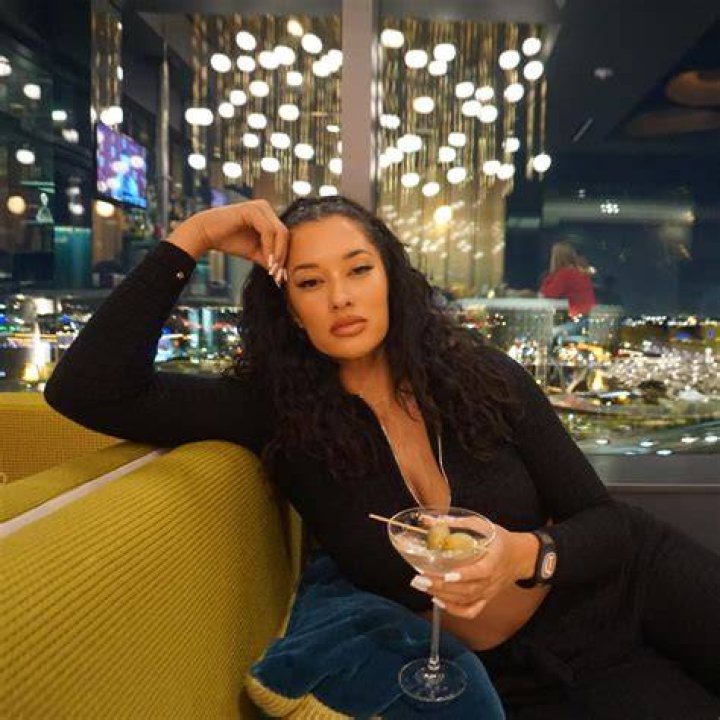 Nikki Blades Sister celebzbiography.com